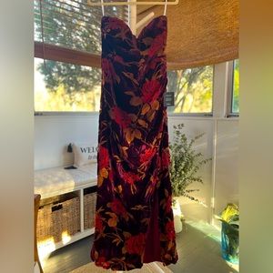 Lulu’s floral red dress. Thigh-high slit. Size medium. Never worn.